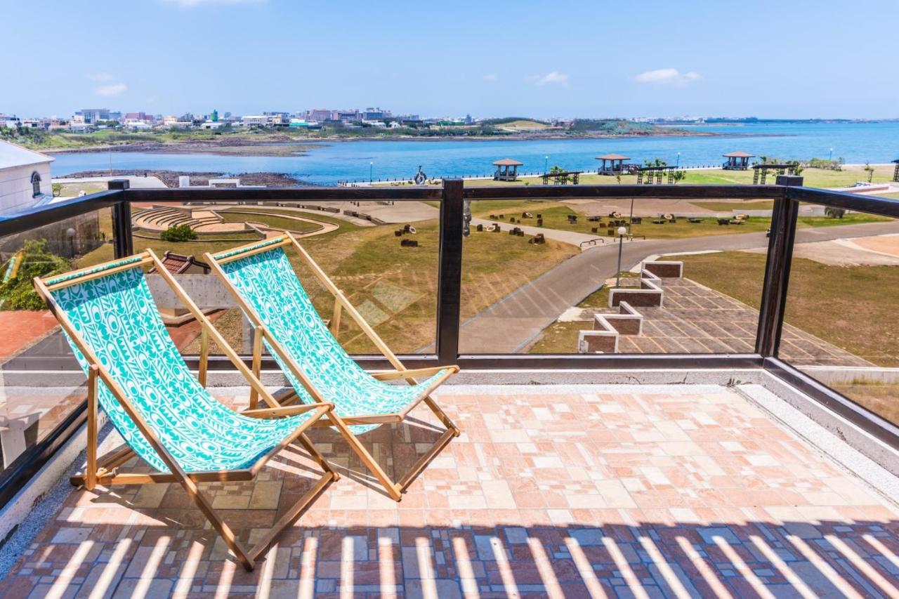 Malibu Oceanview Homestay Magong Exterior foto